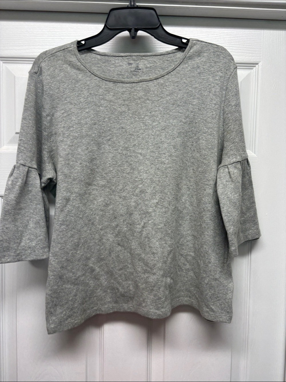 Gap Women’s Gray Crewneck 3/4 Bell-Sleeve Cotton lightweight Sweater Medium